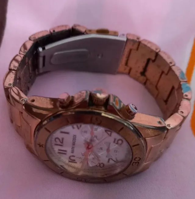 Reloj Mark Maddox Dorado