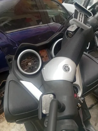 Yamaha Xmax 250