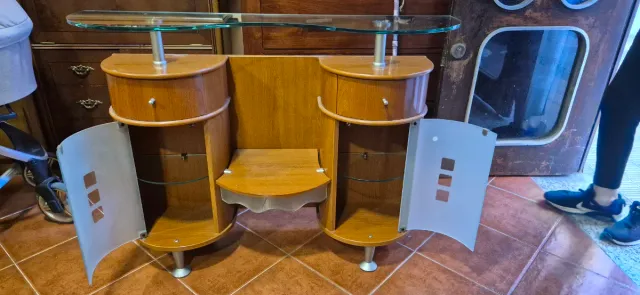 Mueble de entrada madera y cristal