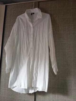 Camisa blanca de chica