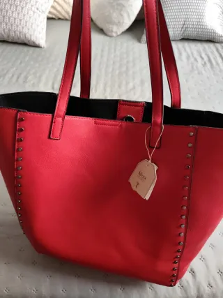 Bolso Sfera Rojo con Tachuelas, nuevo con etiqueta