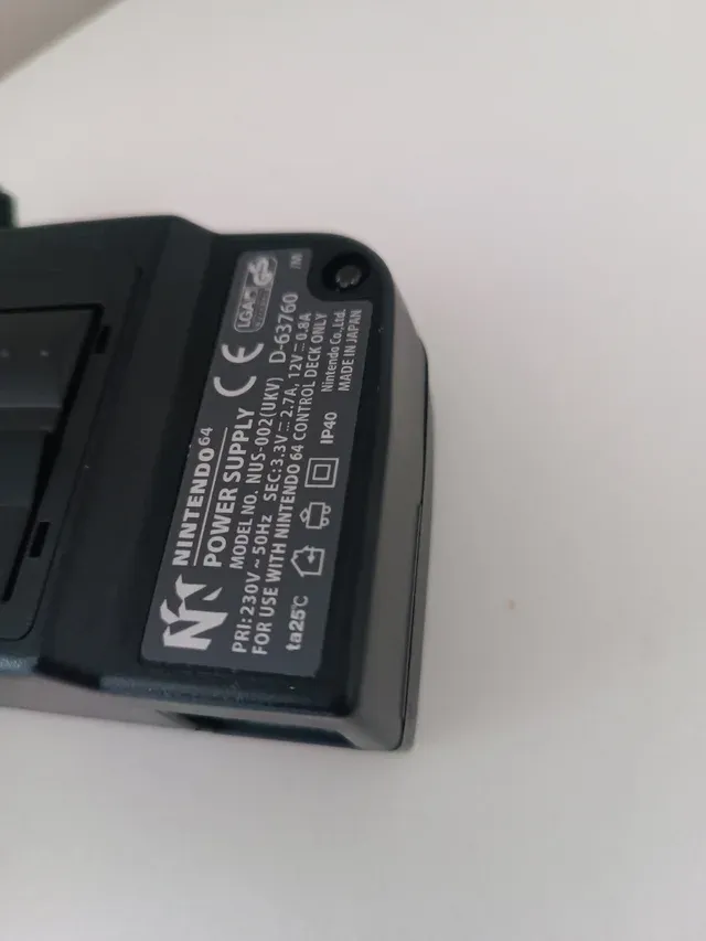 Cargador Nintendo 64 UK