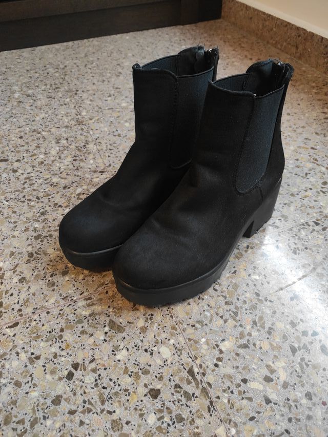Botines negros mujer