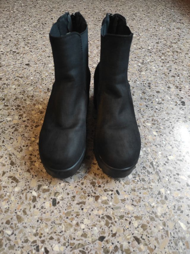 Botines negros mujer