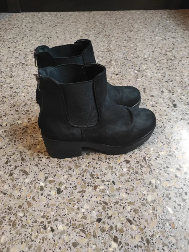 Botines negros mujer