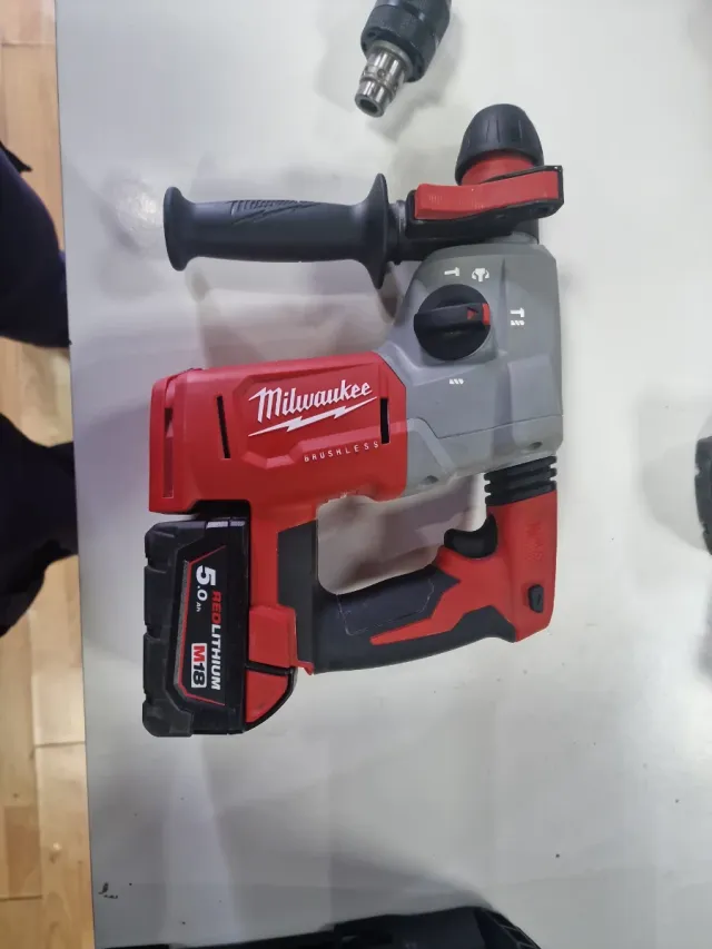 Milwaukee M18 BLHX Taladro Percutor