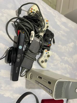 Xbox 360 Blanca + Accesorios