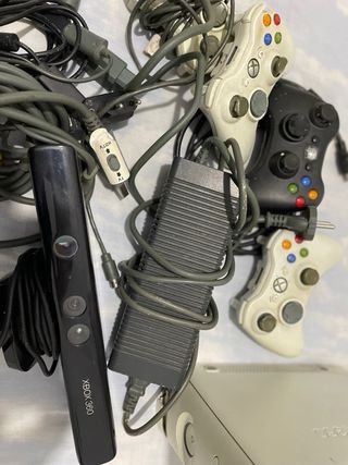 Xbox 360 Blanca + Accesorios