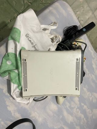 Xbox 360 Blanca + Accesorios