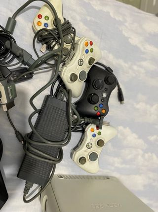 Xbox 360 Blanca + Accesorios