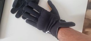 Guantes de moto negros y marrones