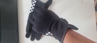 Guantes de moto negros y marrones