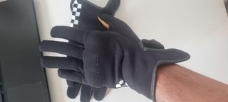 Guantes de moto negros y marrones