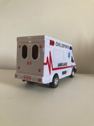 Ambulancia de juguete