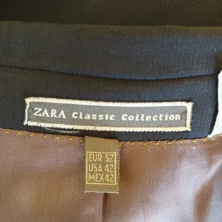 Traje de chaqueta y pantalón azul