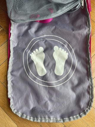 Maleta infantil con ruedas y compartimentos