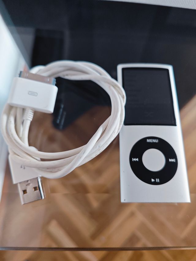 iPod Nano 4ta Gen 8GB Plata 