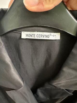 Vestido negro estilo blazer sin mangas