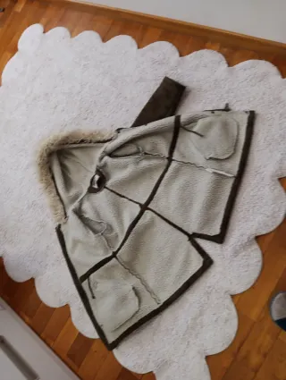Abrigo lana camuflaje
Con cordón ajustable 