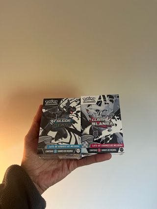 Packs Pokémon Fulgor Negro y Llama Blanca