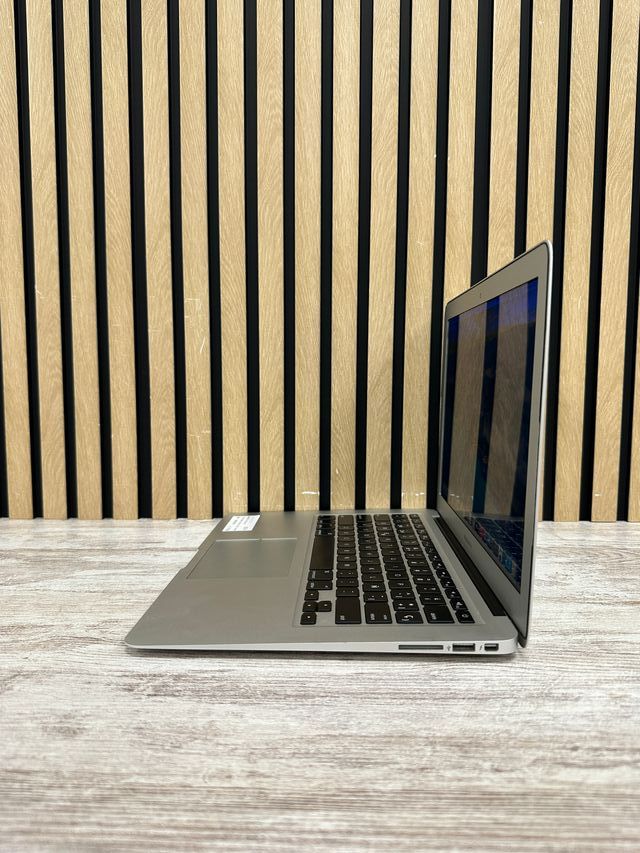 MacBook Air 13" 2017 i5 8gb 128gb SSD