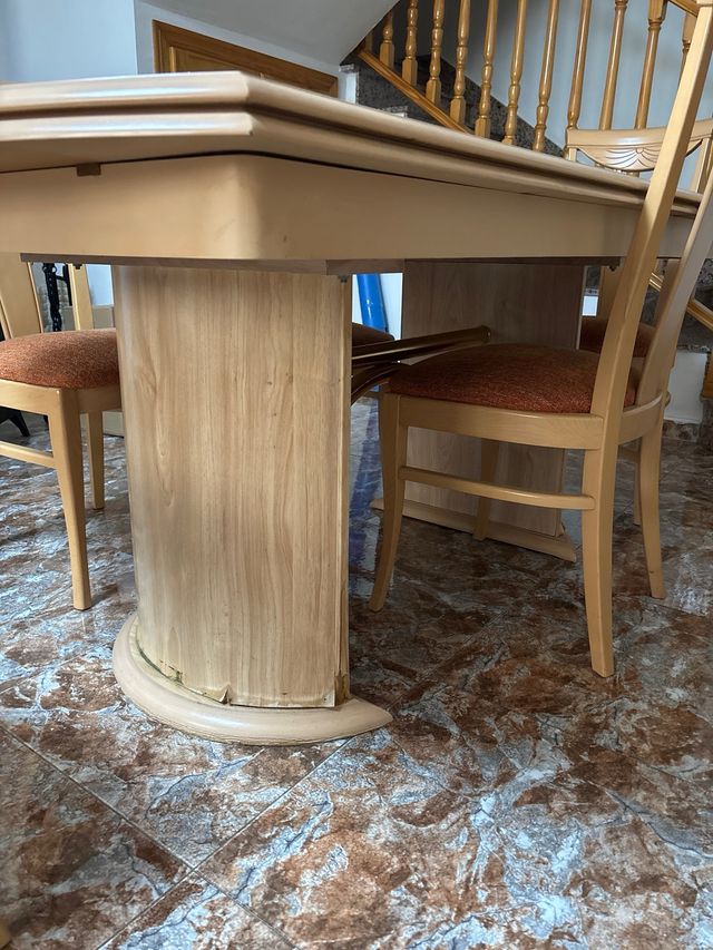 Mesa comedor extensible(1.80x0.9) +5 sillas madera