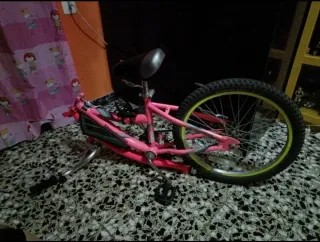 Bicicleta tándem rosa