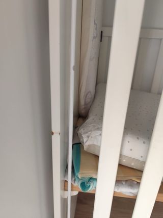 Cuna de bebé blanca