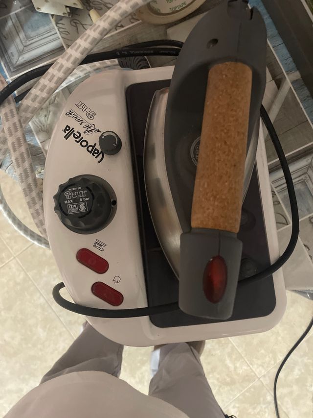 Centro de planchado Polti Vaporella 3100R