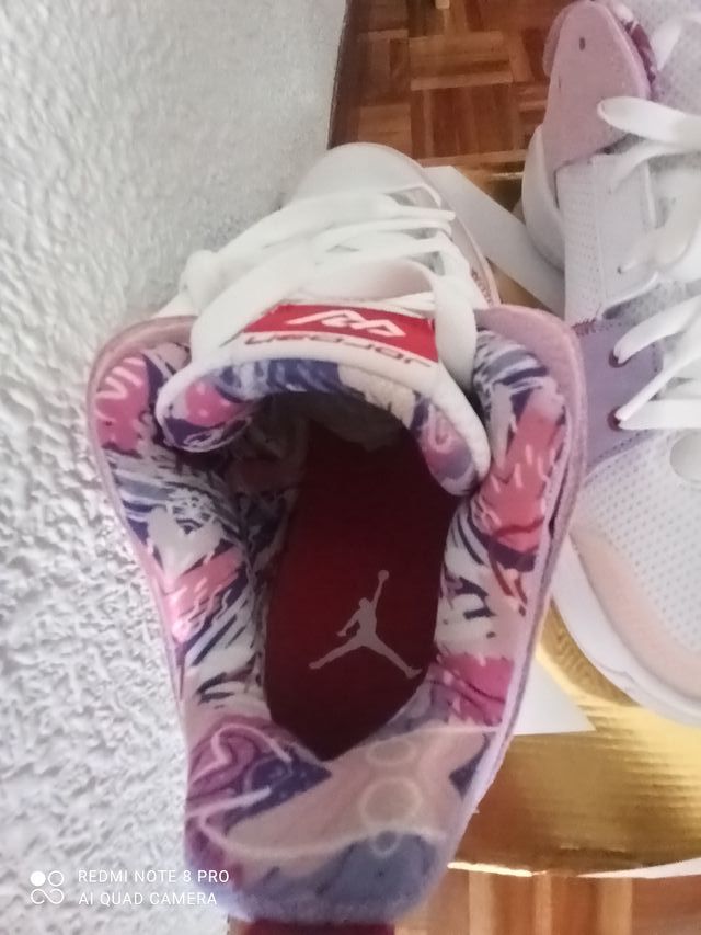 Jordan One Take 5 Rosa y Blanco