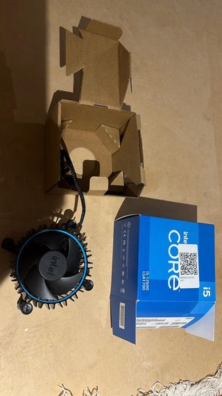 Intel i5 12600 con ventilador original
