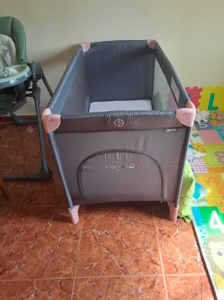 Cuna de viaje portátil con colchón