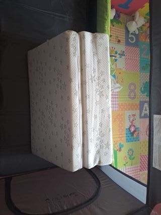 Cuna de viaje portátil con colchón