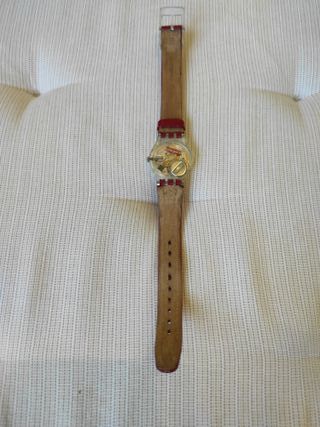 Reloj Swatch Mujer Rojo y Plateado