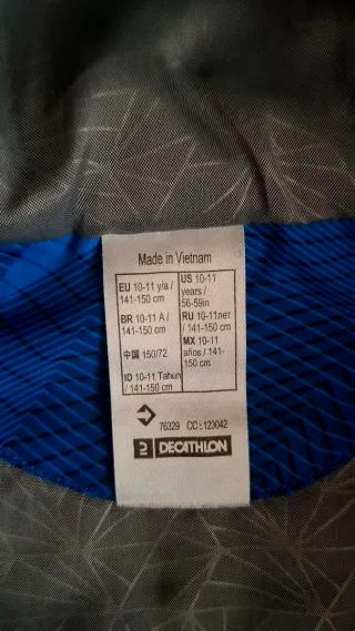 Chaqueta Decathlon Azul Talla 141-150cm.
 