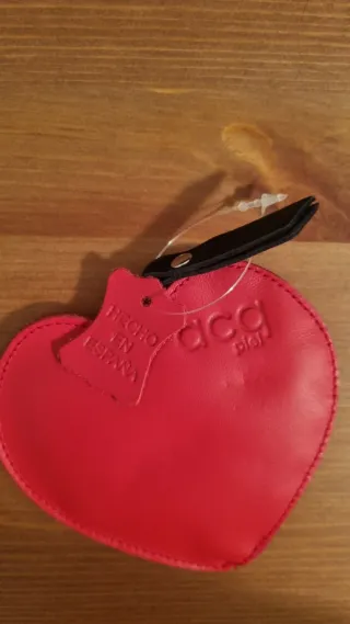 Monedero Corazón Piel Rojo Aca