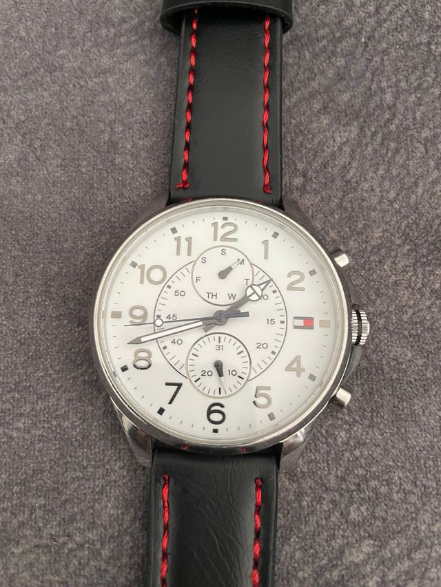 Reloj Tommy Hilfiger Negro y Blanco