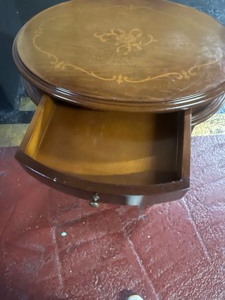 Mesa auxiliar redonda de madera