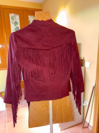Chaqueta de ante con flecos 