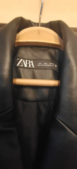 Abrigo largo negro Zara