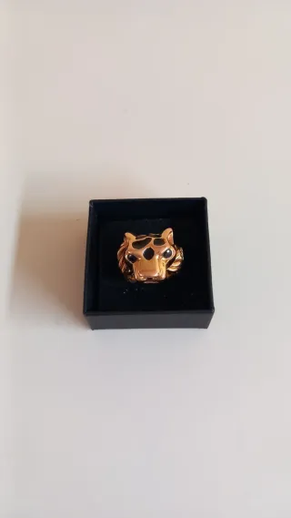 Anillo cabeza de tigre oro
Grande