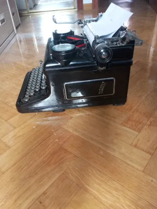 Máquina de escribir Royal clásica