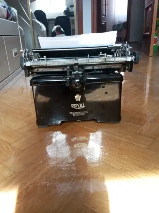 Máquina de escribir Royal clásica