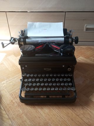 Máquina de escribir Royal clásica