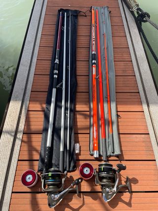 2 Cañas de pesca surfcasting 4,20 m 
2 carretes 