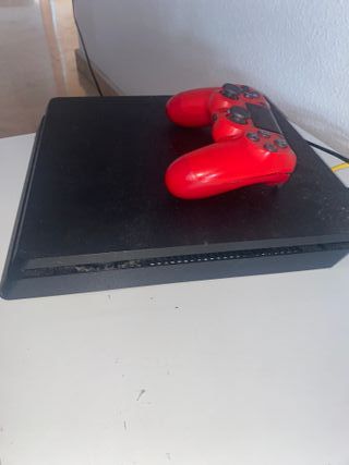 Consola PS4 Slim Negra + Mando Rojo