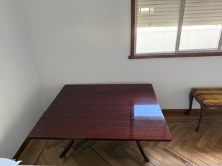 Mesa de madera abatible y regulable