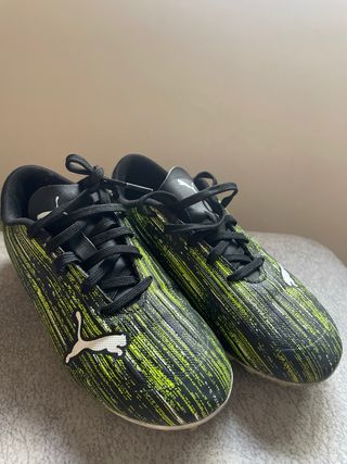 Botas Fútbol Puma Tacos MG Talla 32.5