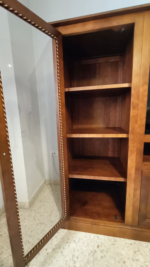 Mueble Salón Madera Vitrina y  TV
