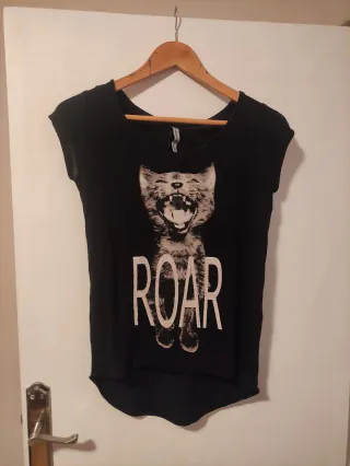 Camiseta negra gato ROAR, Talla S
